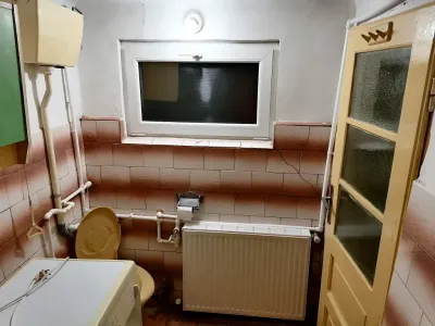 baie secundara cu geam casa vanzare cumparare Sector 1 Bucuresti